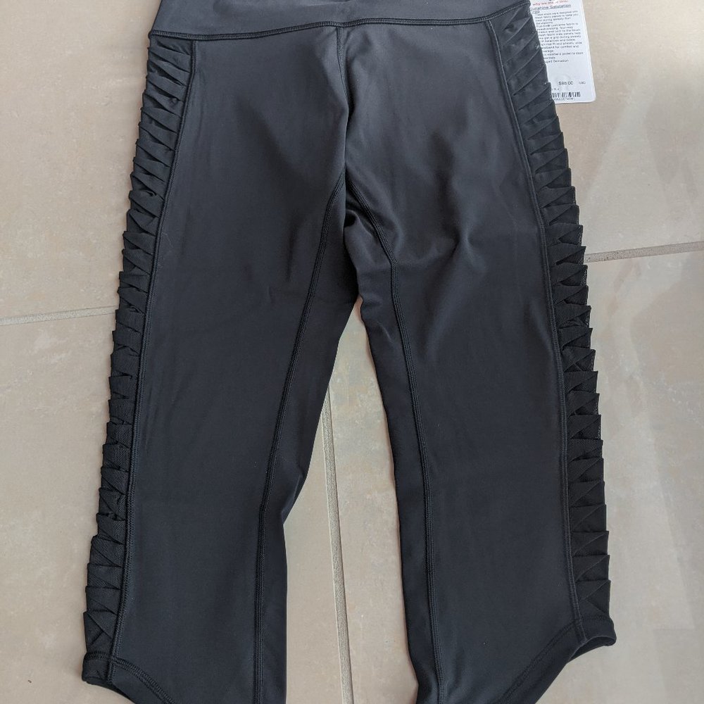 Lululemon Sunshine Salutation Crop 10 NWT!!